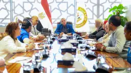 وزيرة البيئة تشكل ٥ مجموعات...