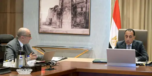 رئيس الوزراء يتابع تطوير شركات...