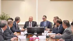   وزير الصناعة يبحث مع...