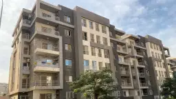 وزير الإسكان يستعرض ملفات عمل...