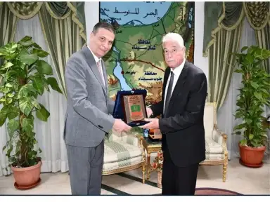 رئيس البنك الزراعي المصري يبحث...