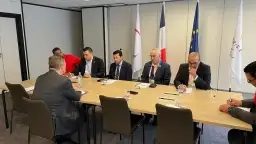 وزير الشباب والرياضة يلتقي رئيس...