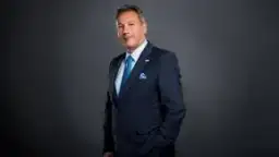 رئيس الوزراء يعيد تشكيل مجلس...