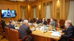 وزير الدولة للإنتاج الحربي" و"وزير...