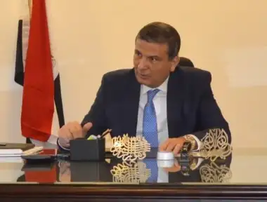 علاء فاروق رئيس البنك الزراعي...