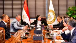 وزيرة البيئة تبحث مع الغرف...