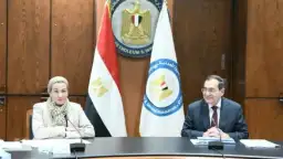 وزيرا البترول والبيئة يبحثان جهود...