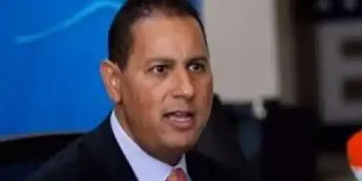 رئيس هيئة الرقابة المالية يطالب...
