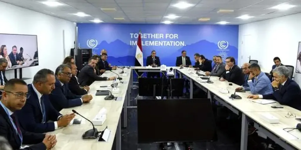 رئيس الوزراء يلتقي ممثلي الشركات العالمية والمحلية الراعية لقمة المناخ COP27