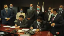 "القابضة للنقل" و"سكك حديد مصر"...