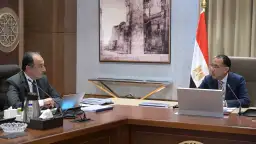 رئيس الوزراء يتابع مع وزير...
