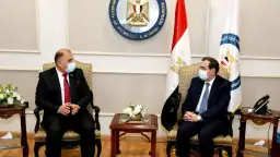 وزير البترول يبحث فرص التعاون...